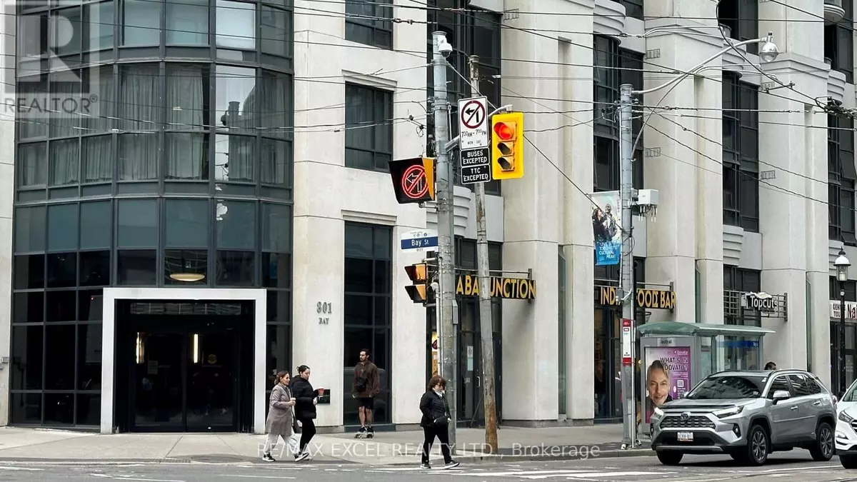 Toronto (bay Street Corridor), ON M5S1Y9,801 Bay ST #3 & 4