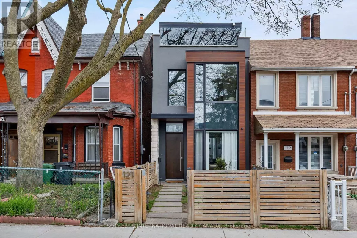 Toronto (trinity-bellwoods), ON M6J2G4,121 MARKHAM STREET