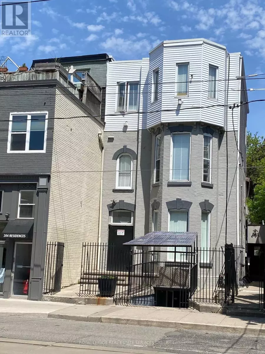 Toronto (cabbagetown-south St. James Town), ON M5A2L1,206 Carlton ST #301