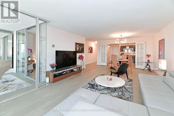 Toronto (annex), ON M5S2W7,110 Bloor ST West #1703