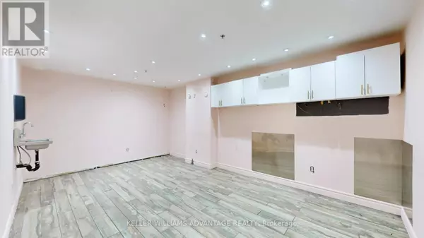 Toronto (kensington-chinatown), ON M5T3A4,188 Spadina AVE #15-17