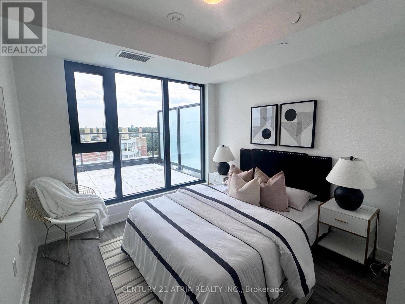 Toronto (lawrence Park North), ON M5M1B1,250 Lawrence AVE #808