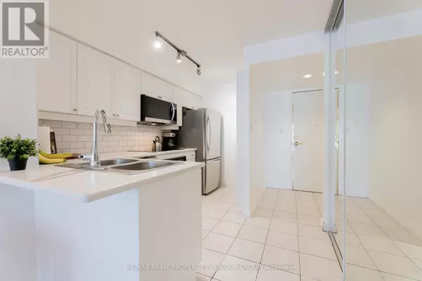Toronto (mount Pleasant West), ON M4P3J2,188 Redpath AVE #211