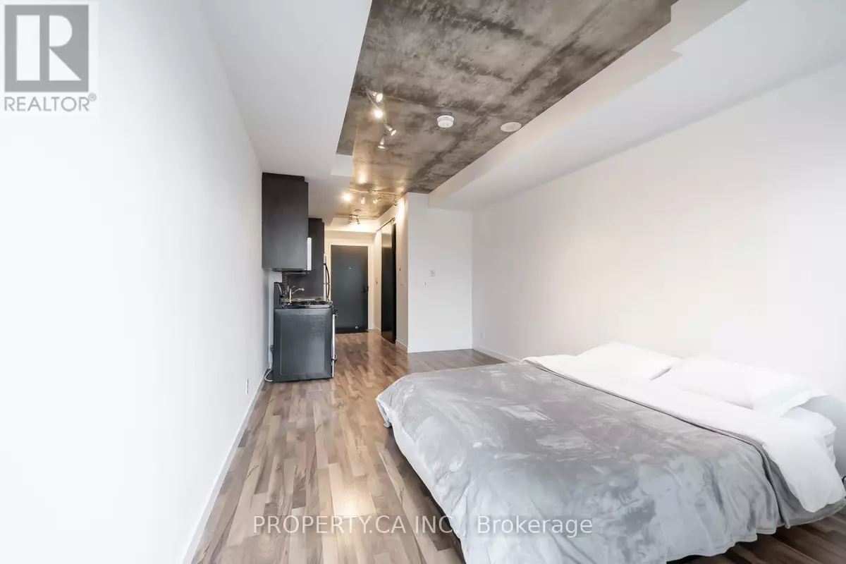 Toronto (niagara), ON M6K0A1,1 Shaw ST #712