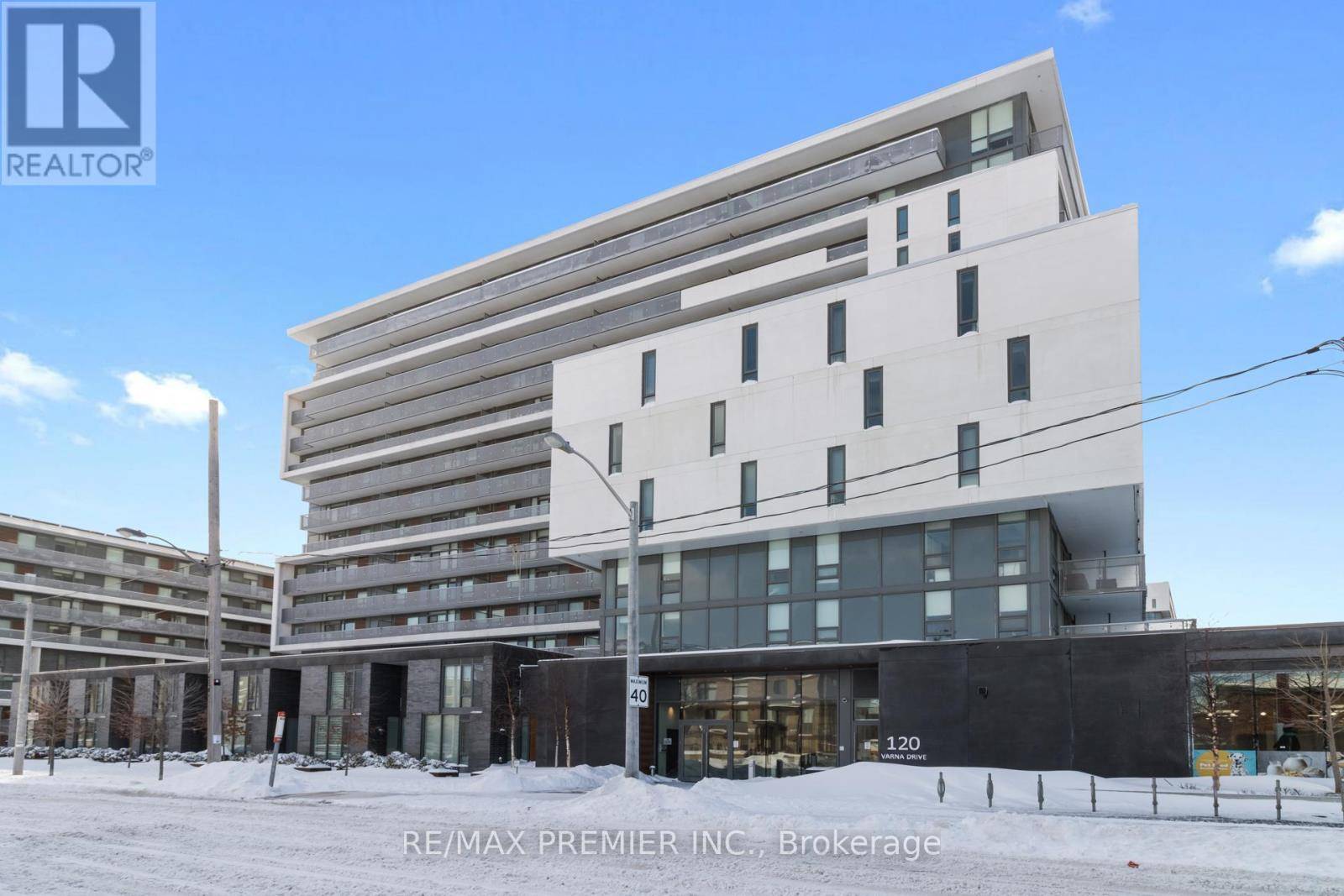 120 Varna DR #303, Toronto (englemount-lawrence), ON M6A0B3