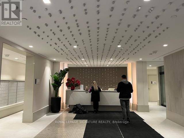 Toronto (humewood-cedarvale), ON M5P0A6,2020 Bathurst ST #1112