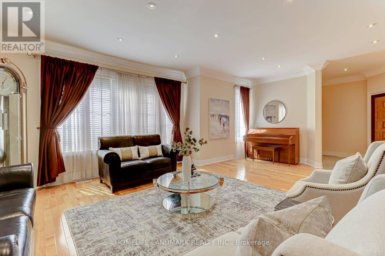 Toronto (willowdale East), ON M2N5E2,217 WILFRED AVENUE