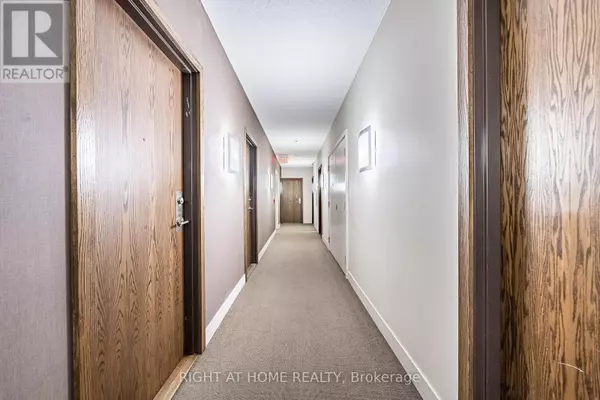 Toronto (regent Park), ON M5A0B3,260 Sackville ST #201