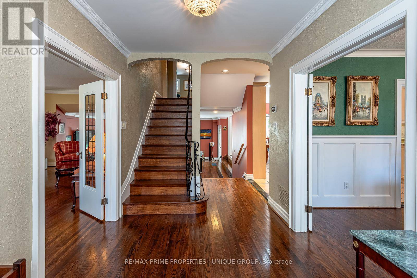 Toronto (forest Hill South), ON M5P3C1,115 GLENAYR ROAD