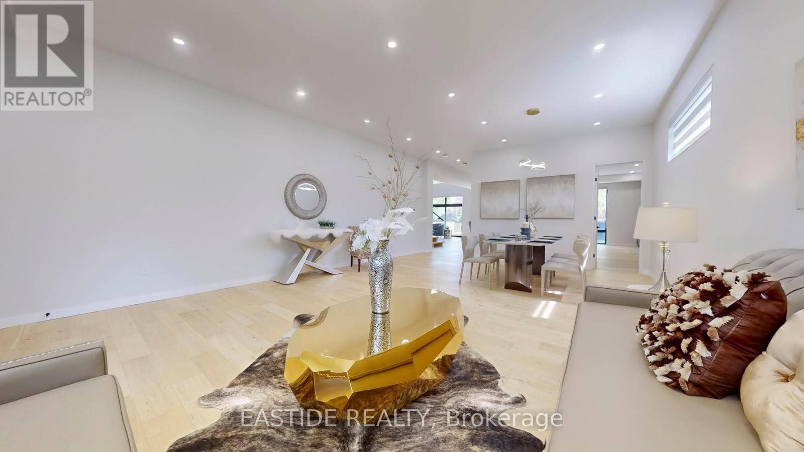 Toronto (don Valley Village), ON M2J2B9,35 CLAREVILLE CRESCENT