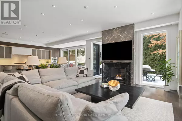 Toronto (forest Hill South), ON M5P3A3,330 VESTA DRIVE