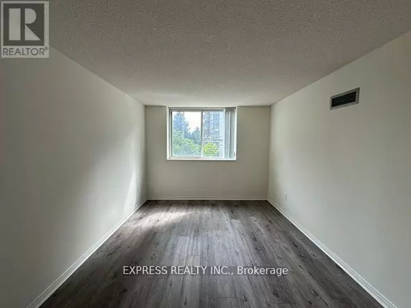 Toronto (newtonbrook East), ON M2M4L6,39 Pemberton AVE #215