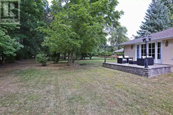 Toronto (banbury-don Mills), ON M3B1V4,7 PURLING PLACE