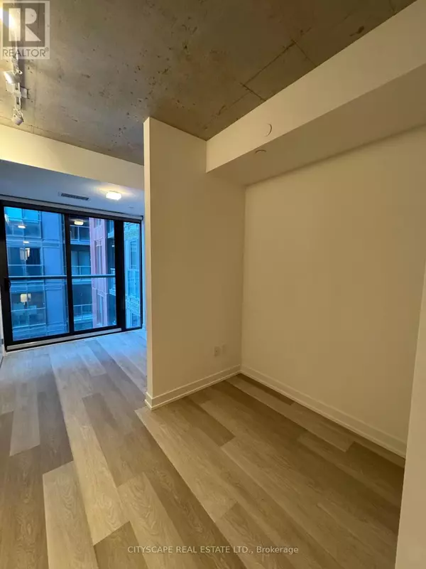 Toronto (moss Park), ON M5A1H5,28 Eastern AVE #533