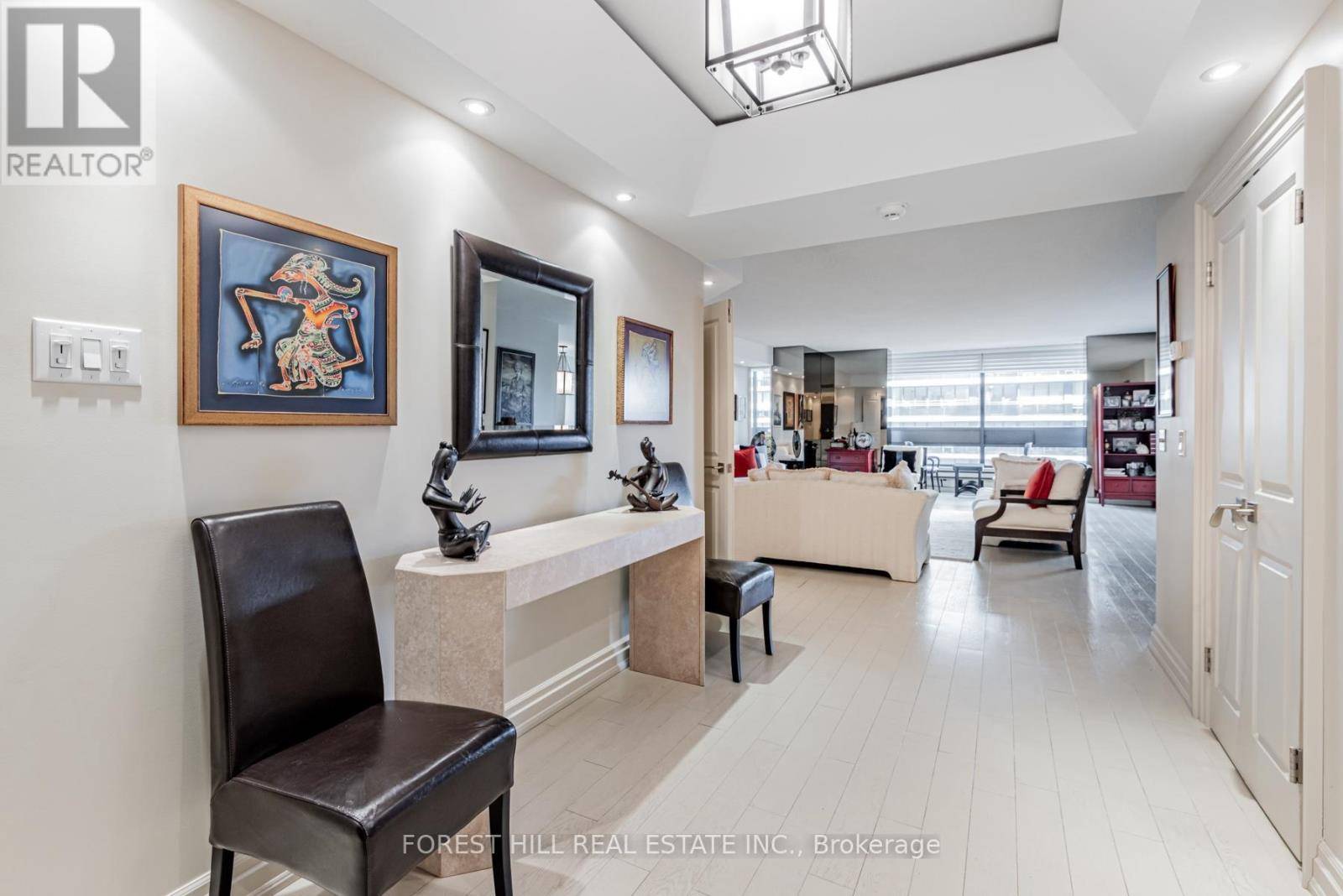 Toronto (annex), ON M5R1B3,55 Prince Arthur AVE #901