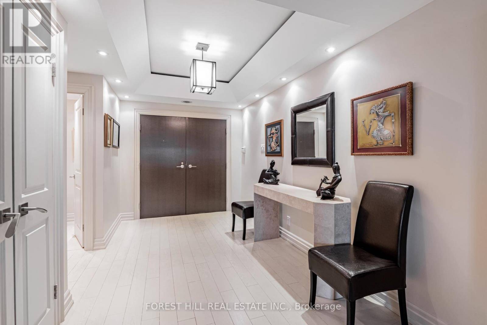 Toronto (annex), ON M5R1B3,55 Prince Arthur AVE #901