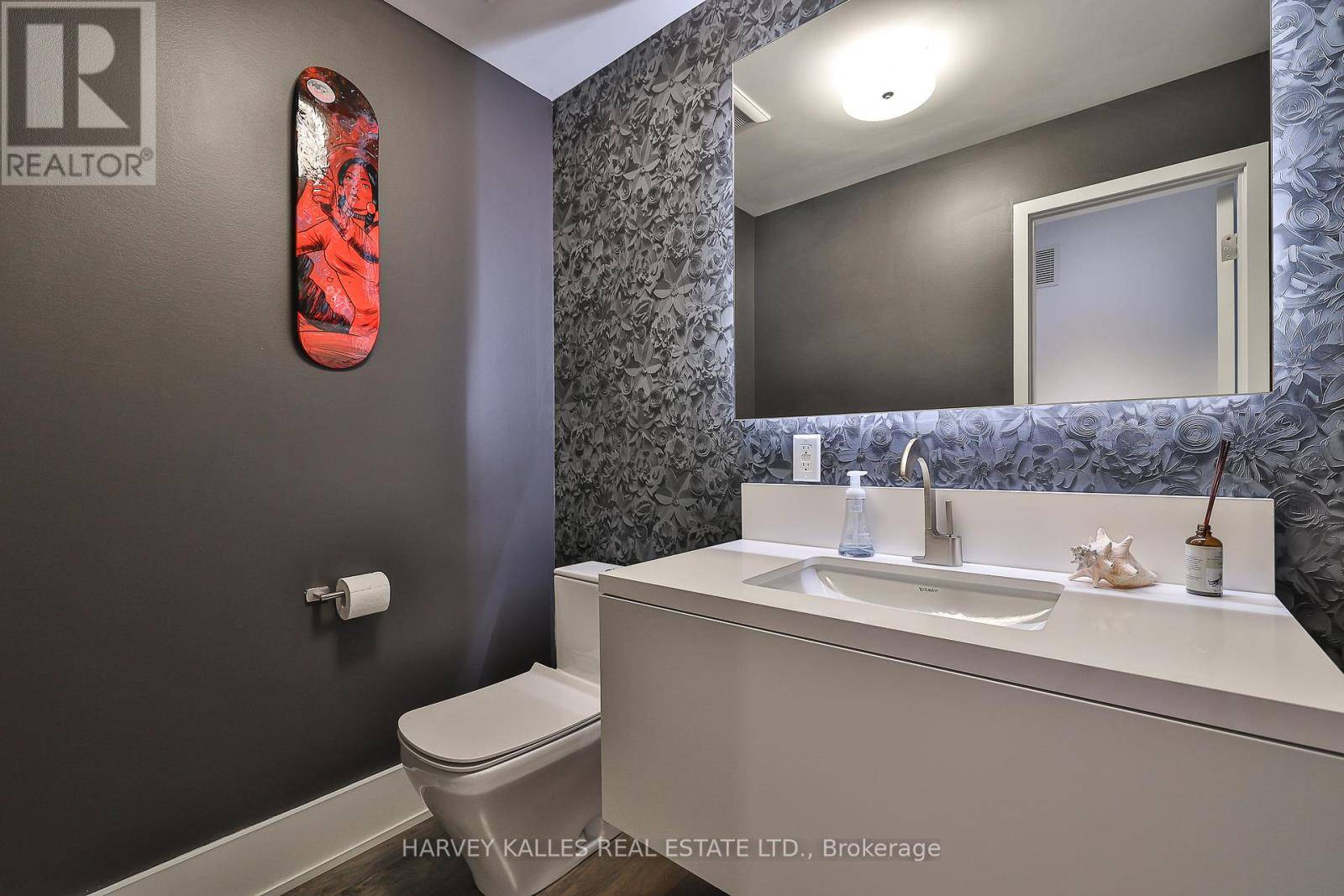Toronto (banbury-don Mills), ON M3B2J6,4 KIMLOCH CRESCENT