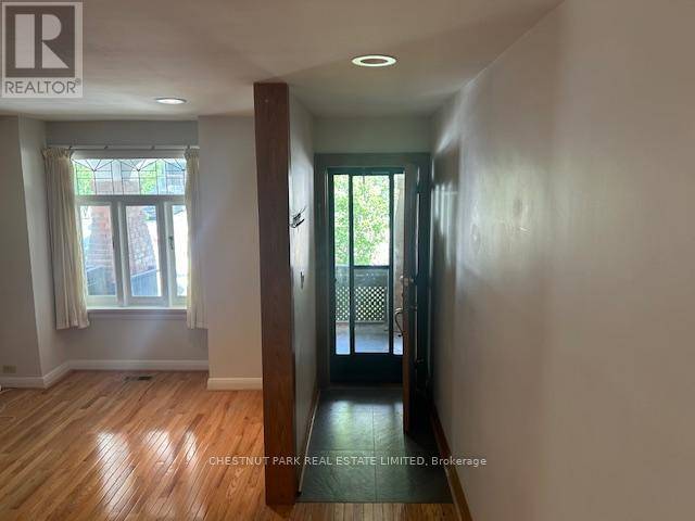 Toronto (yonge-eglinton), ON M4R1X7,32 HENNING AVENUE