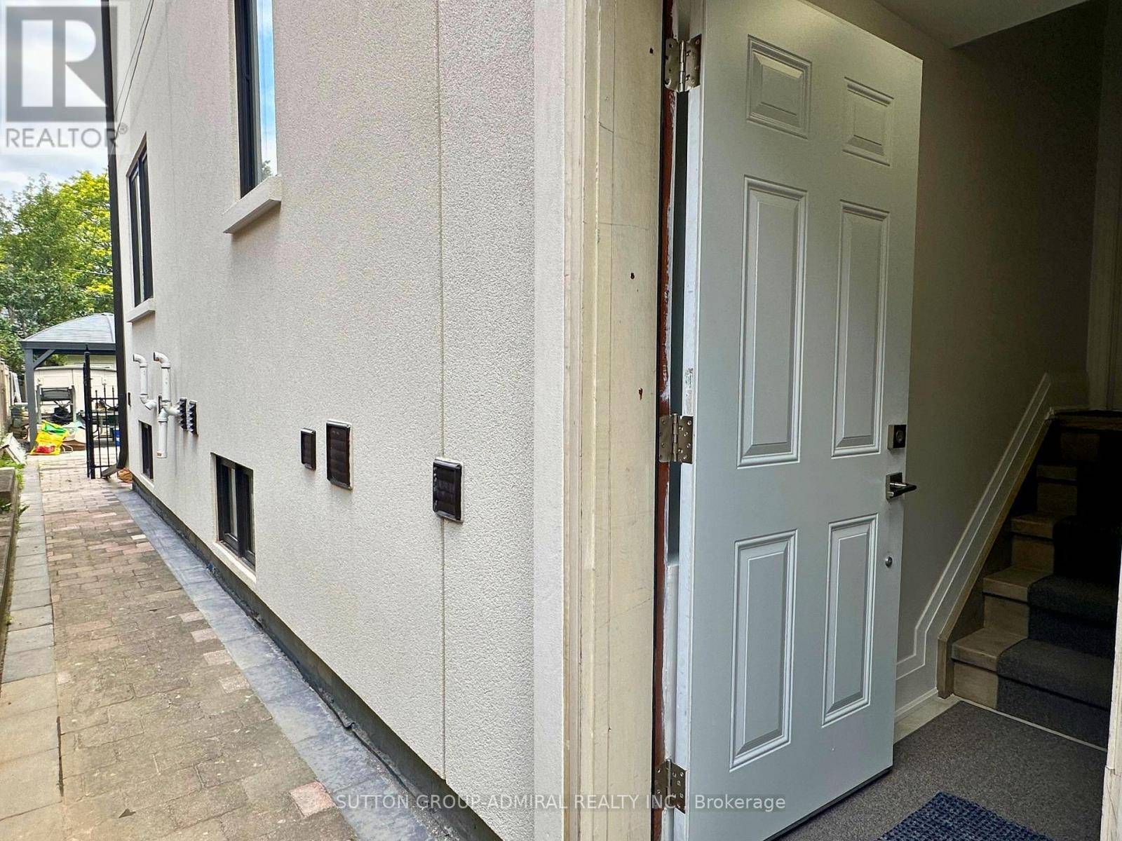 Toronto (bridle Path-sunnybrook-york Mills), ON M4N1T4,266 Lawrence AVE East #Lower