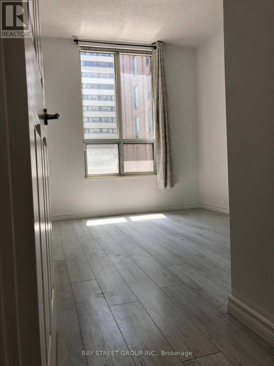 Toronto (annex), ON M5S3B8,284 Bloor ST West #308