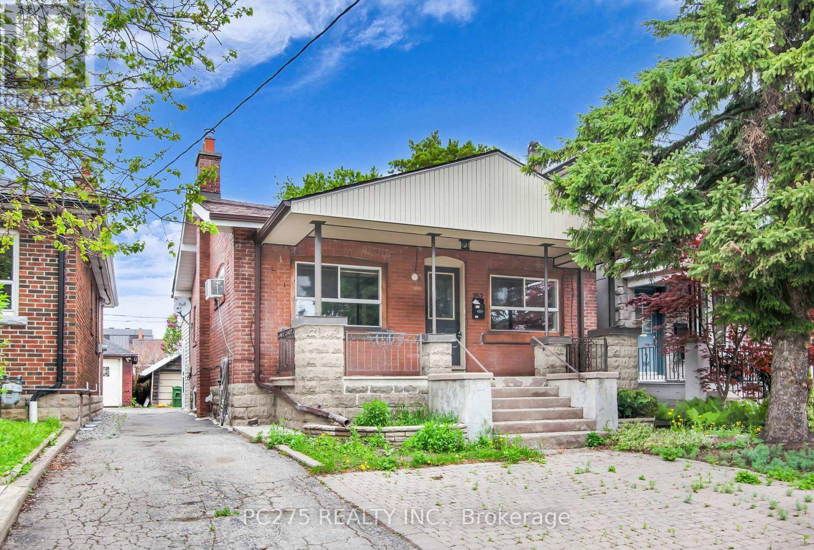 Toronto (oakwood Village), ON M6C2B1,152 GLOUCESTER GROVE