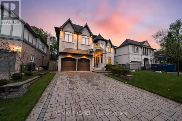 Toronto (st. Andrew-windfields), ON M2P1S7,117 UPPER CANADA DRIVE
