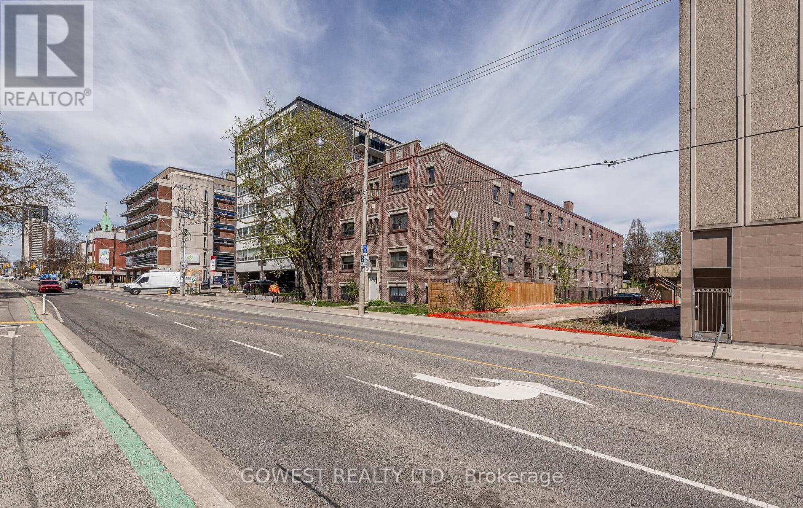 Toronto (moss Park), ON M5A2S3,313 SHERBOURNE STREET