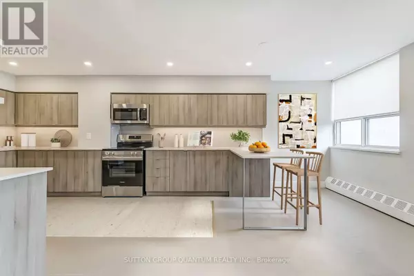 Toronto (st. Andrew-windfields), ON M2L2G1,17 Farmstead RD #PH1