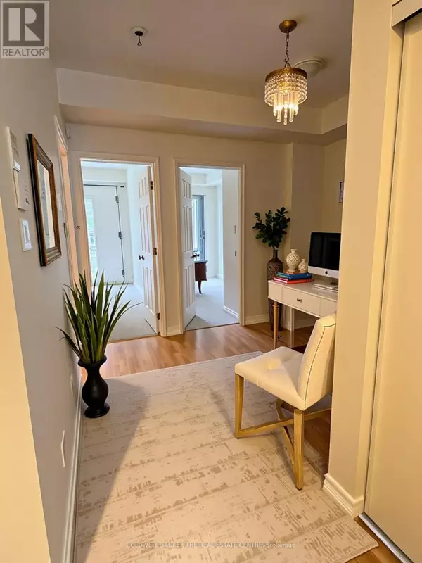 Toronto (westminster-branson), ON M2R0A5,19 Coneflower CRES #120