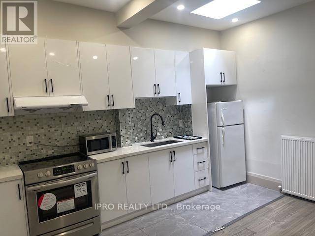 Toronto (kensington-chinatown), ON M5V2A8,442 Queen ST West #Apt 3