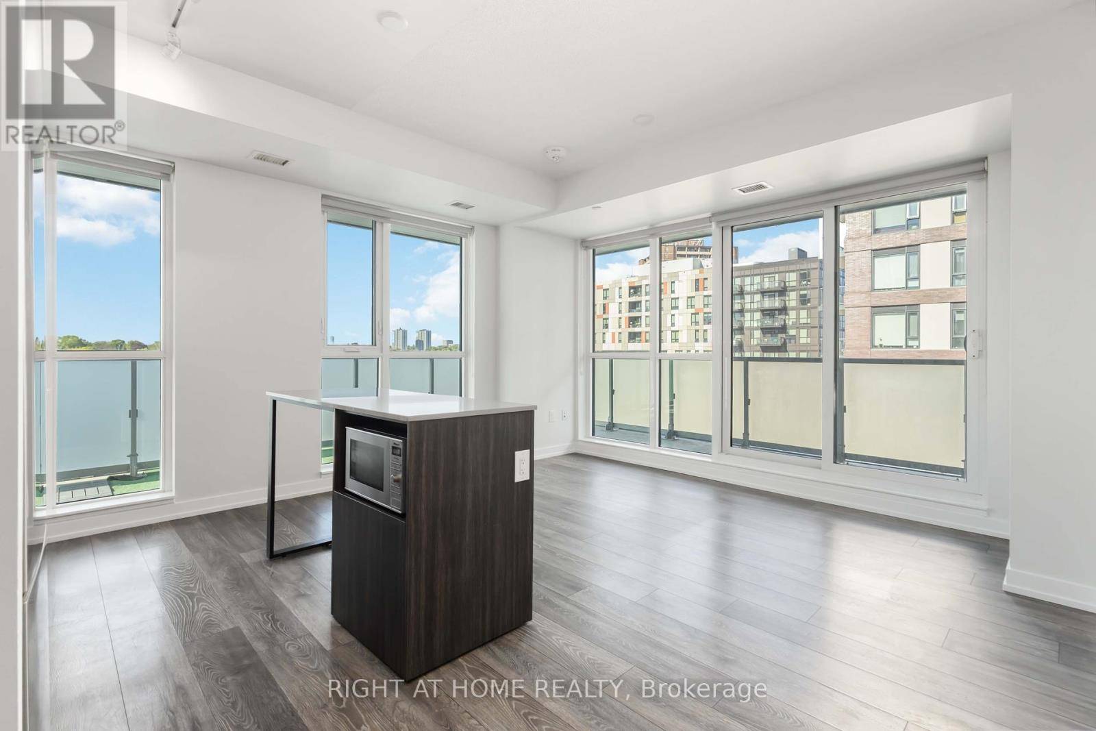 Toronto (regent Park), ON M5A0R2,34 Tubman AVE #804