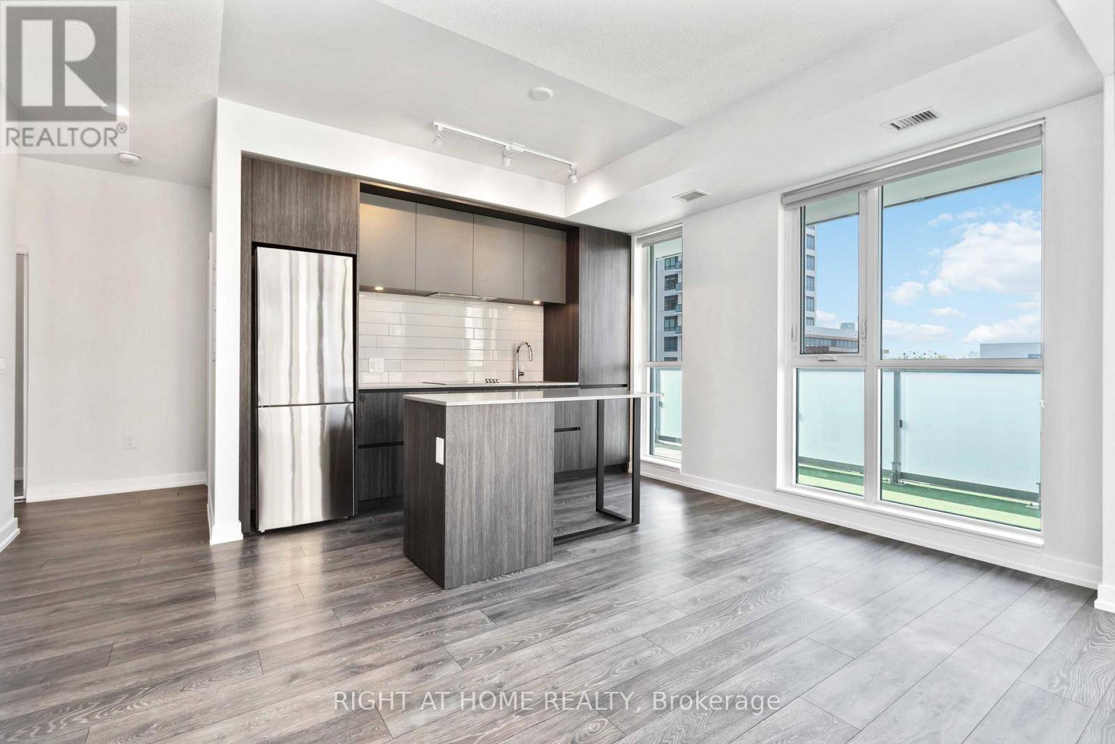 Toronto (regent Park), ON M5A0R2,34 Tubman AVE #804