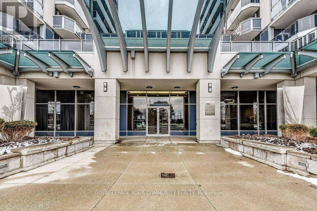 Toronto (newtonbrook East), ON M2M0A9,5793 Yonge ST #211