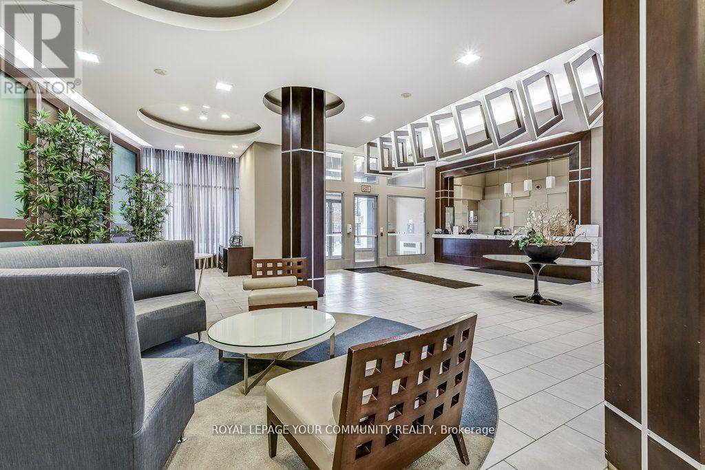 Toronto (newtonbrook East), ON M2M0A9,5793 Yonge ST #211
