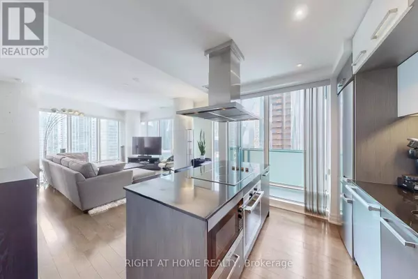 Toronto (waterfront Communities), ON M5E0A6,8 The Esplanade ST #1802