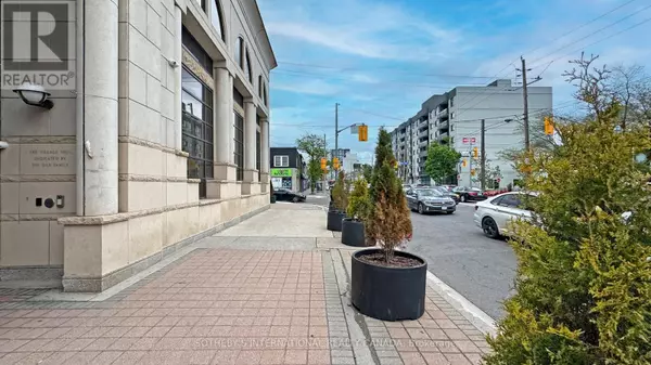 Toronto (forest Hill North), ON M6C2E3,1172 EGLINTON AVENUE W