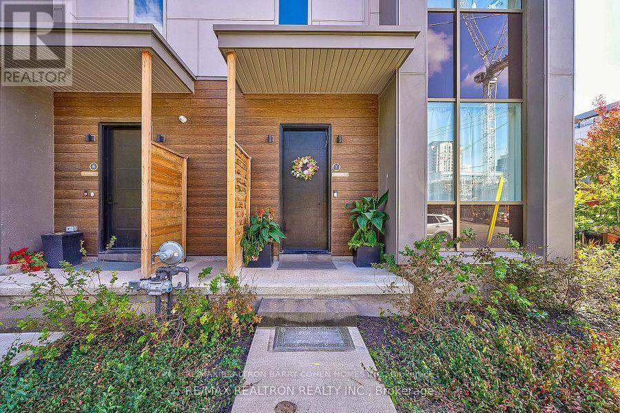 Toronto (bayview Village), ON M2K0G7,17 Greenbriar RD #1