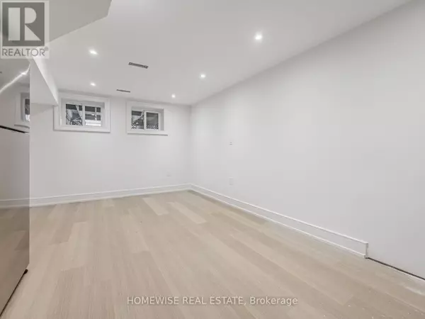 Toronto (lansing-westgate), ON M3H1G6,21 Raeburn AVE #Lower