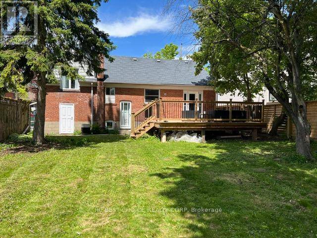 Toronto (lansing-westgate), ON M2N1J5,173 POYNTZ AVENUE