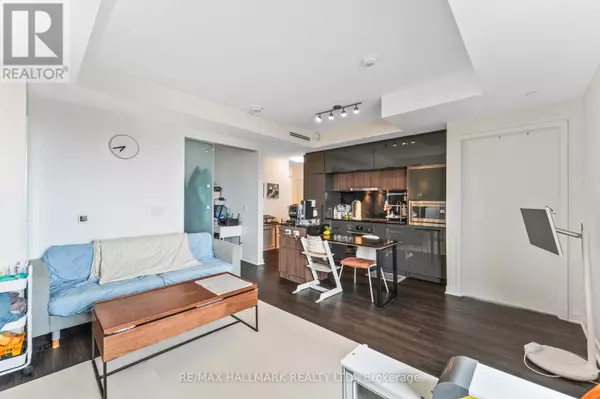 Toronto (oakwood Village), ON M6C0A5,185 Alberta AVE #1103
