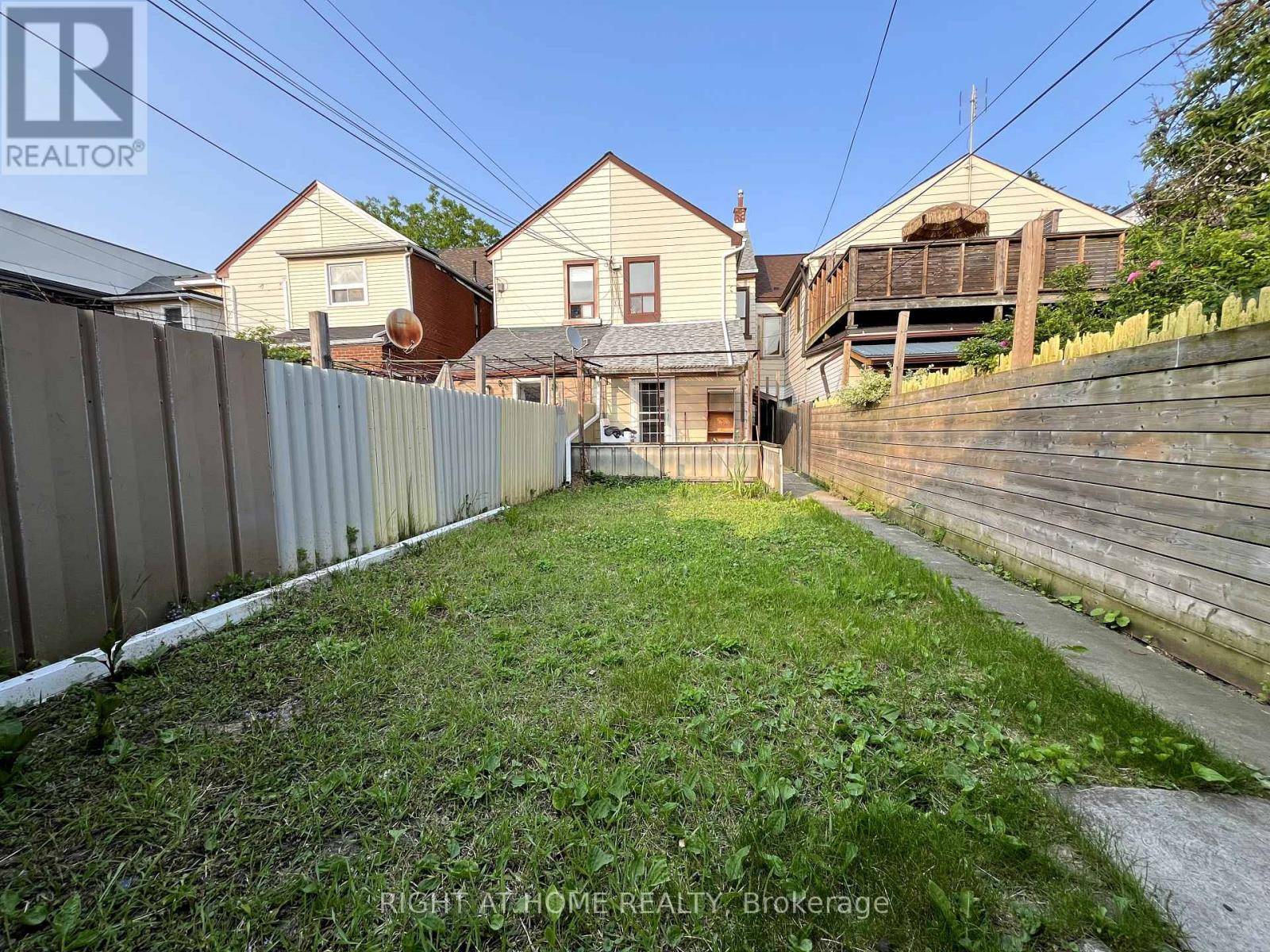 Toronto (trinity-bellwoods), ON M6J2J1,100 PALMERSTON AVENUE