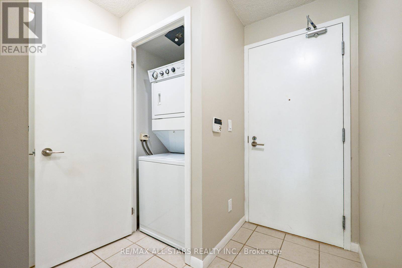 Toronto (niagara), ON M5V4A1,209 Fort York BLVD #471