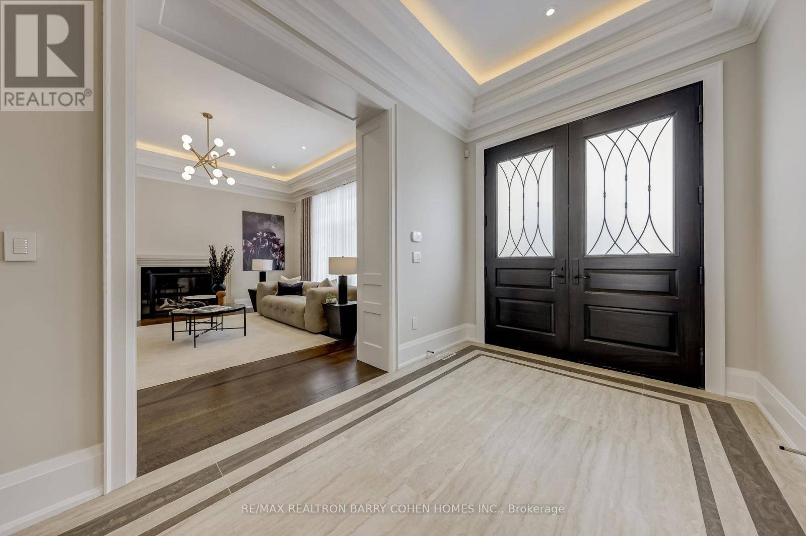 Toronto (st. Andrew-windfields), ON M2P1R2,189 OLD YONGE STREET
