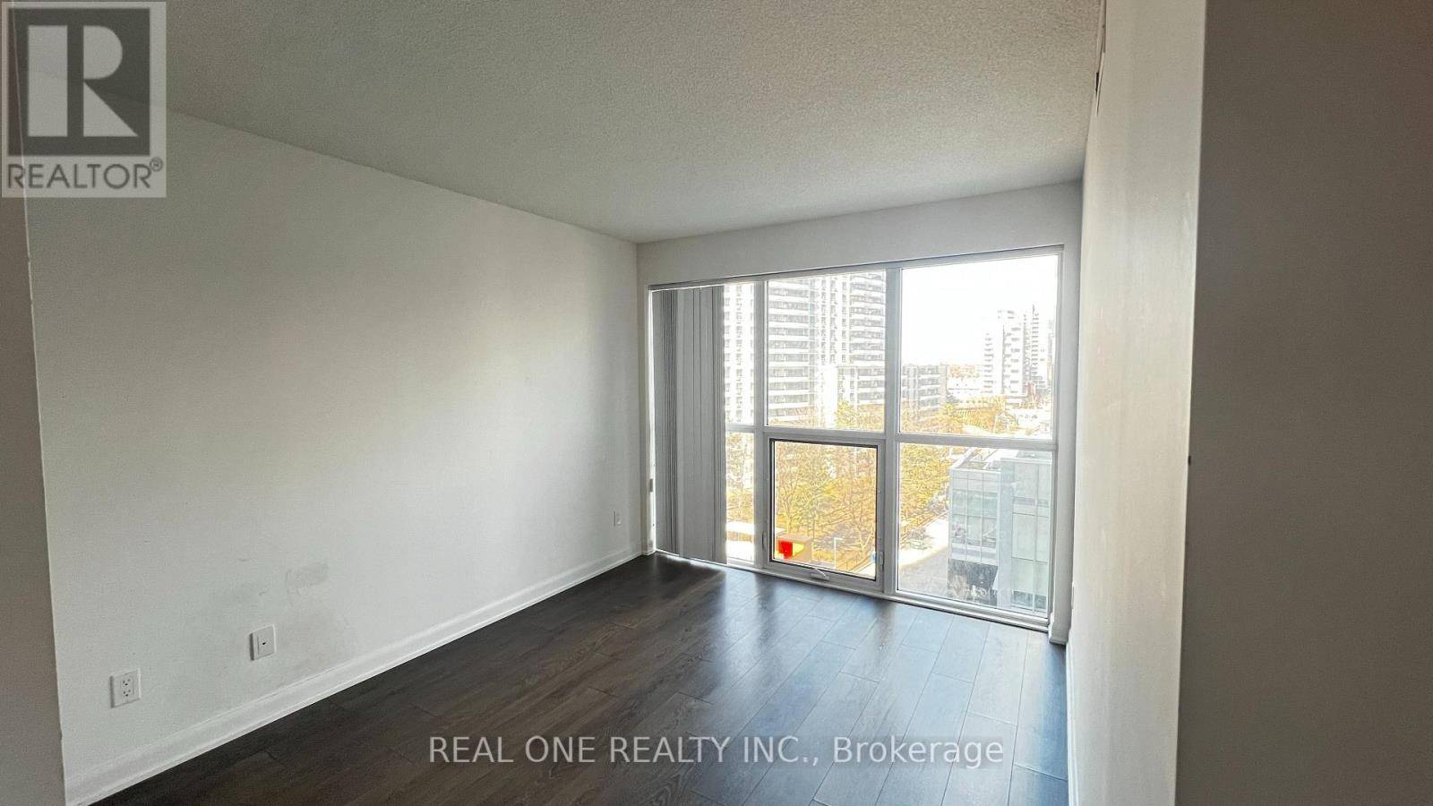 Toronto (willowdale West), ON M2N5P6,5168 Yonge ST #706