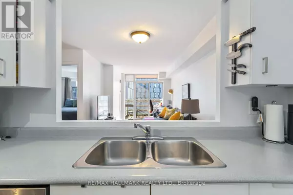 Toronto (waterfront Communities), ON M5A4R1,70 Mill ST #804