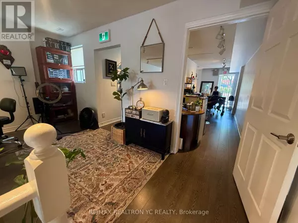 Toronto (lawrence Park North), ON M4N2M4,3334 A YONGE STREET