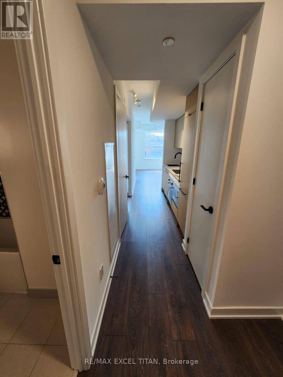 Toronto (trinity-bellwoods), ON M6H0H3,5 Lakeview AVE #205