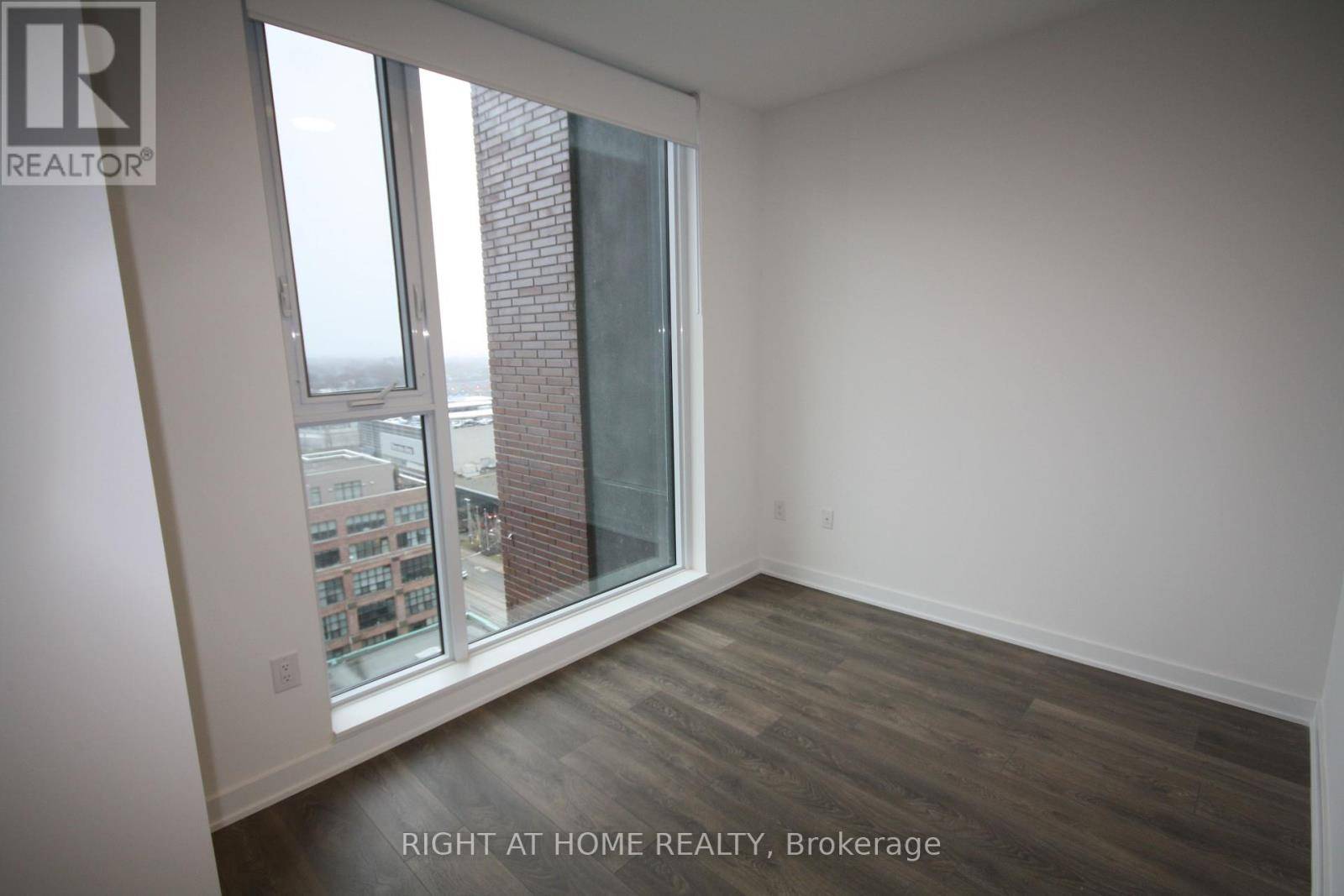 Toronto (regent Park), ON M5A0R8,130 River ST #1111