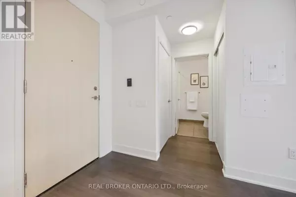 Toronto (mount Pleasant West), ON M4P0B9,30 Roehampton AVE #406