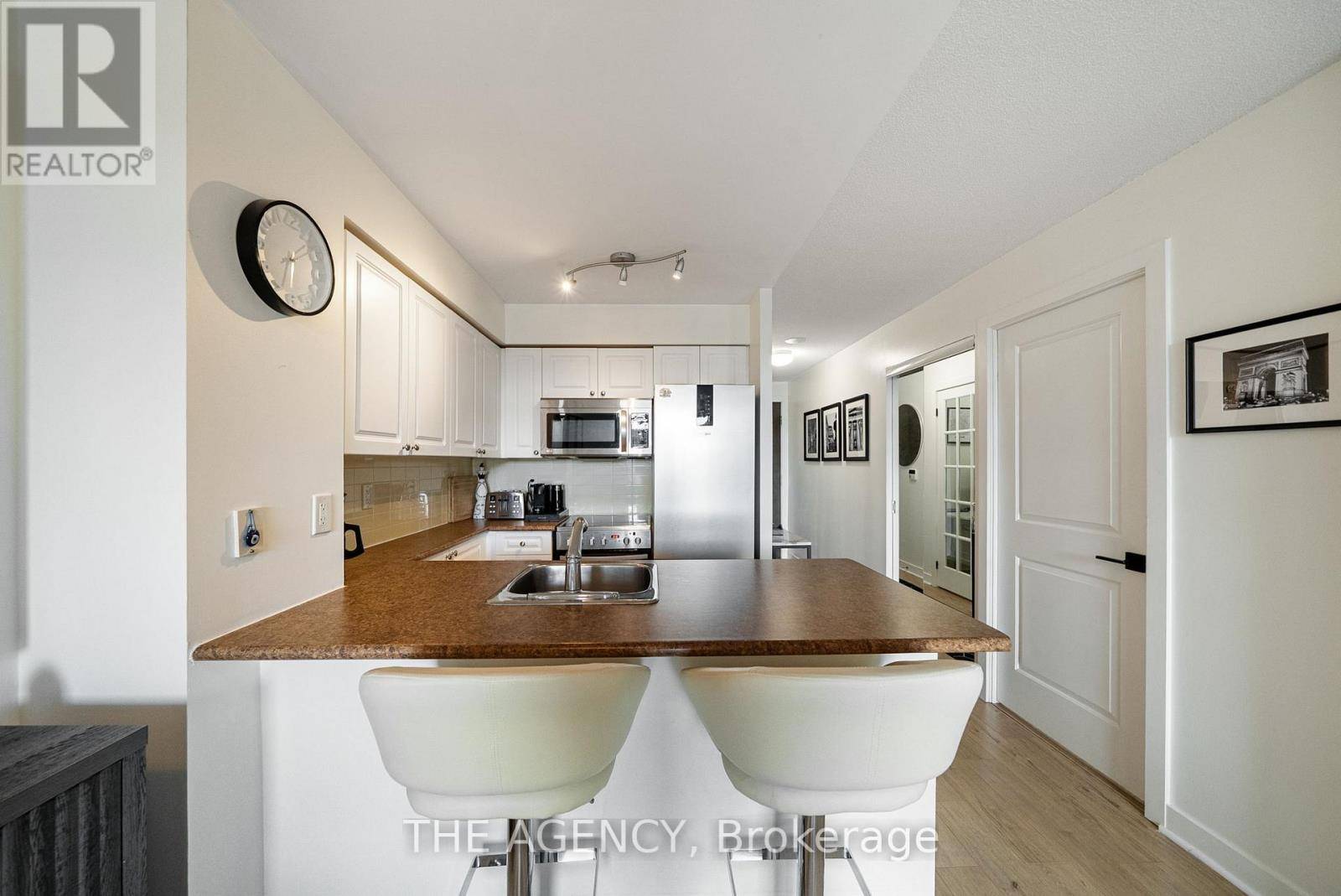 Toronto (niagara), ON M6K3R9,50 Lynn Williams ST #504